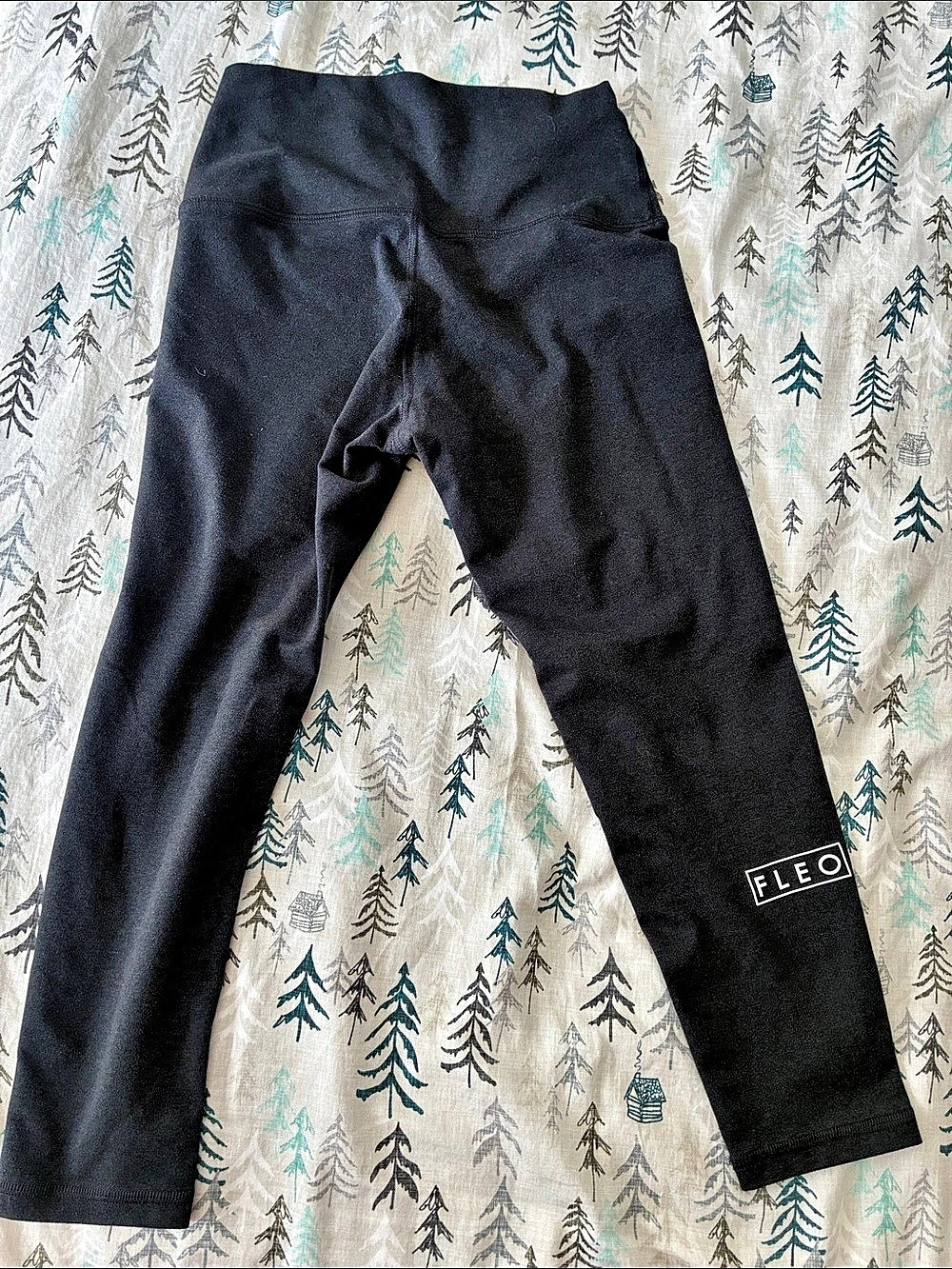 FLEO Black Athletic Leggings Size Small